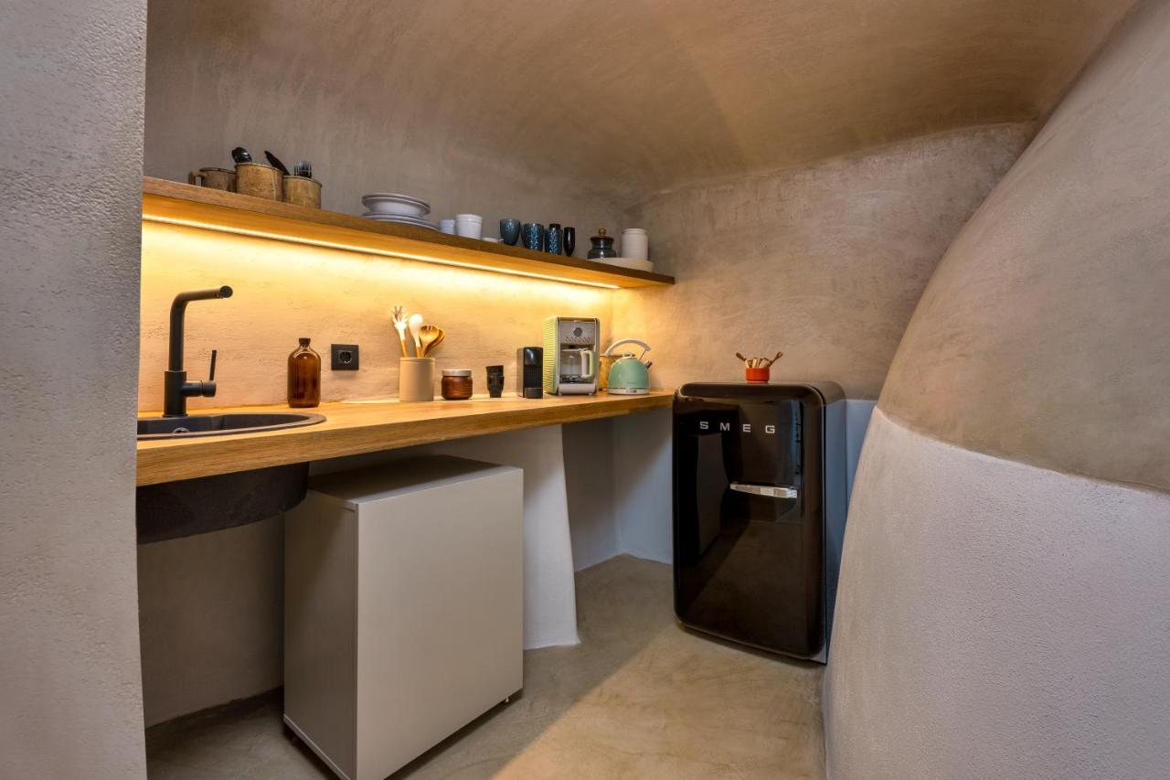 Iota Monocave By Thireon Villa Oia  Exterior photo